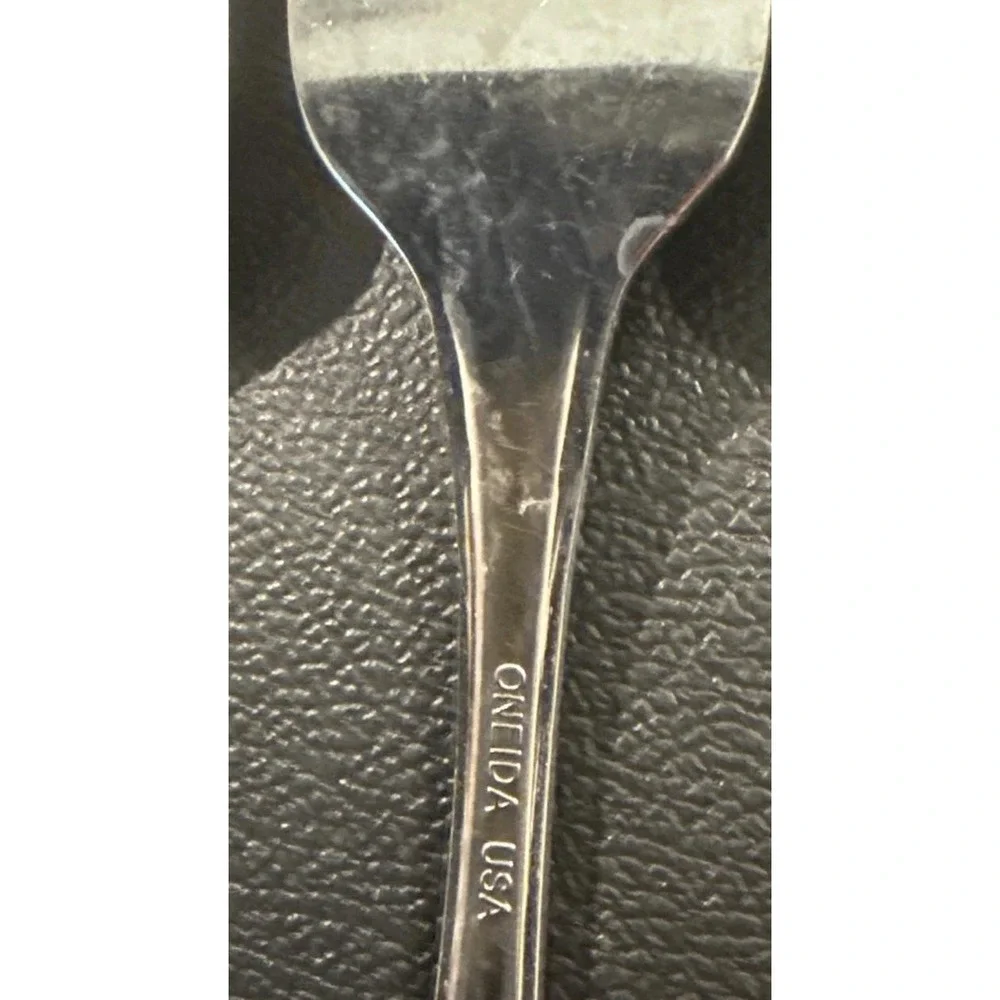 Oneida Deluxe Strathmore Stainless Steel Teaspoon Spoon Spoons Set Of 5 USA